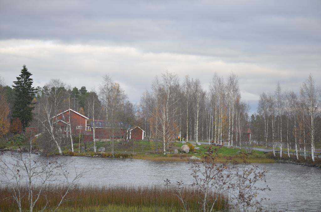 Kartanohotelli Saari Reisjärvi Exteriör bild